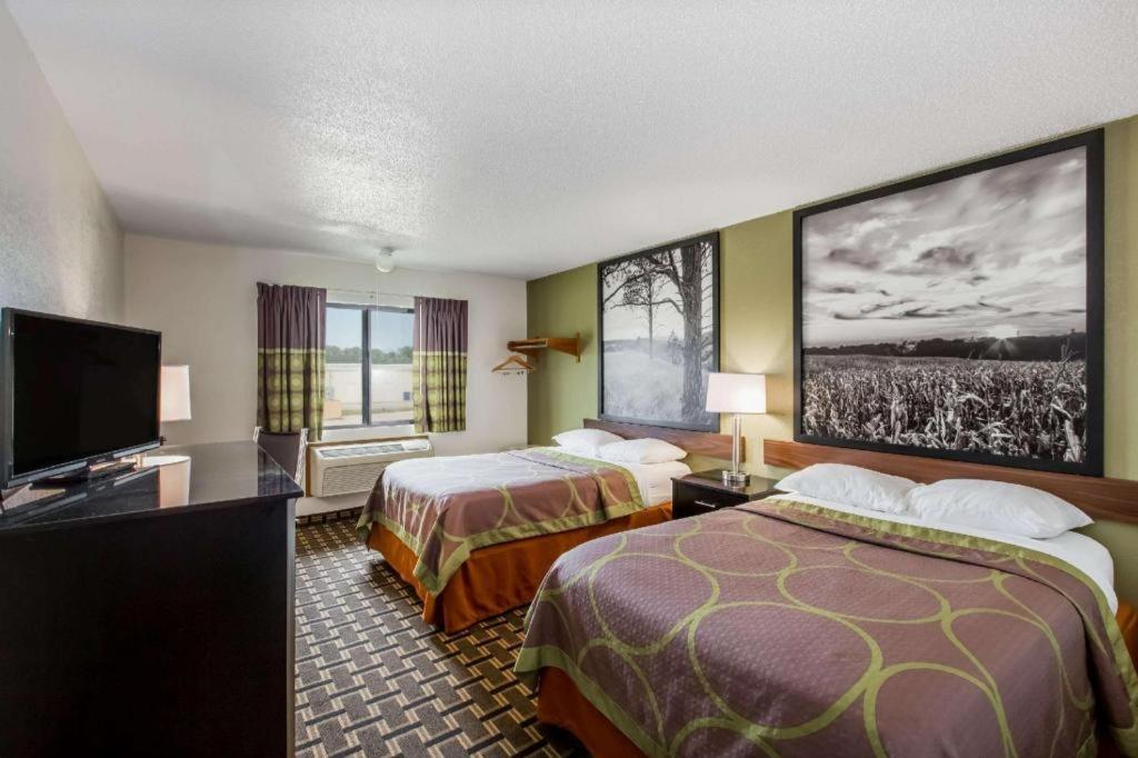 Super 8 By Wyndham Wayne Hotel Exterior photo