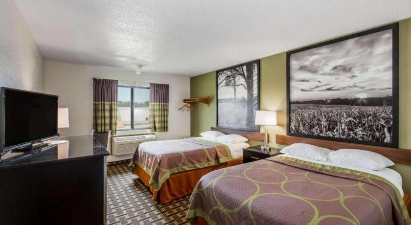 Super 8 By Wyndham Wayne Hotel Exterior photo