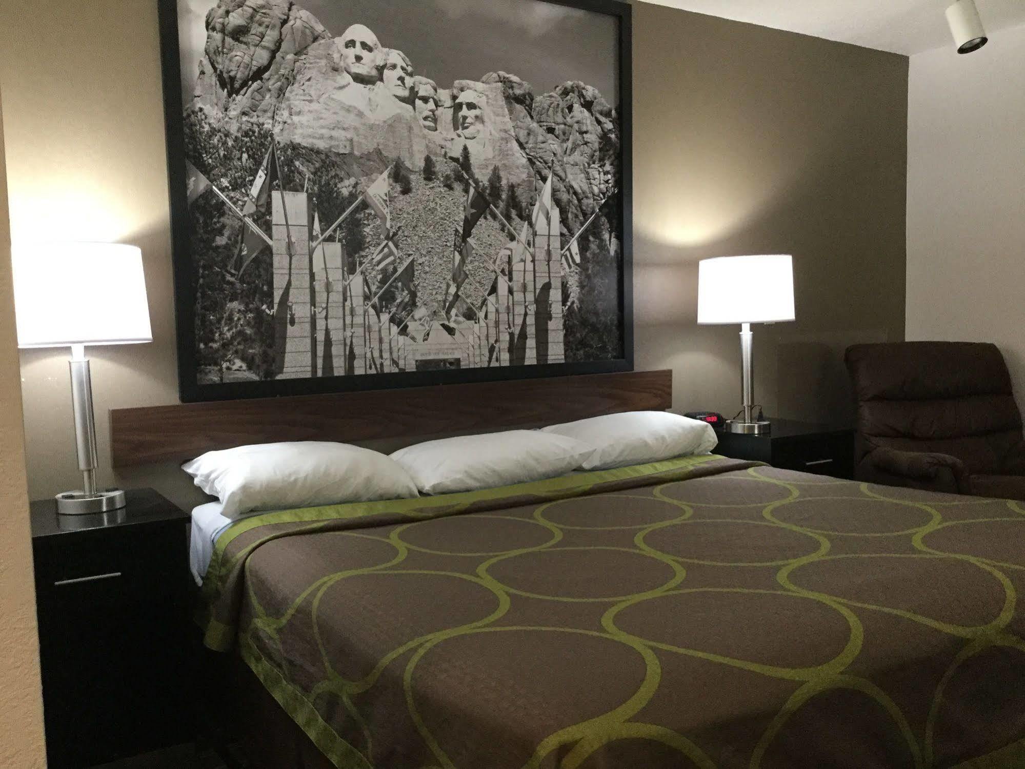 Super 8 By Wyndham Wayne Hotel Exterior photo